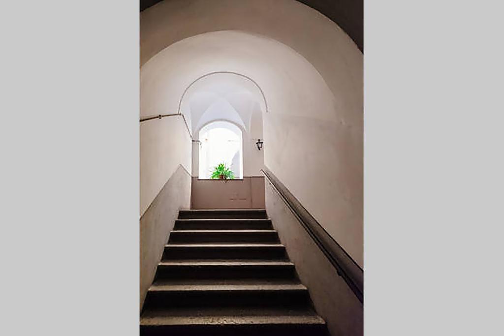 La Finestra Sul Monastero Chiostro * Naples